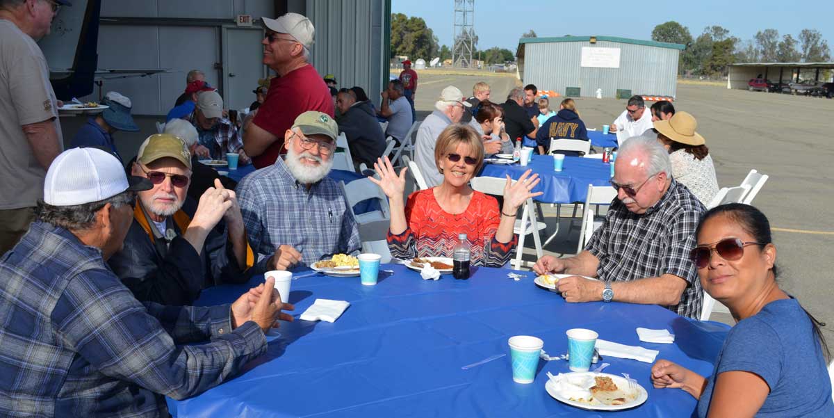 diners-2014-04-19a.jpg (93478 bytes)