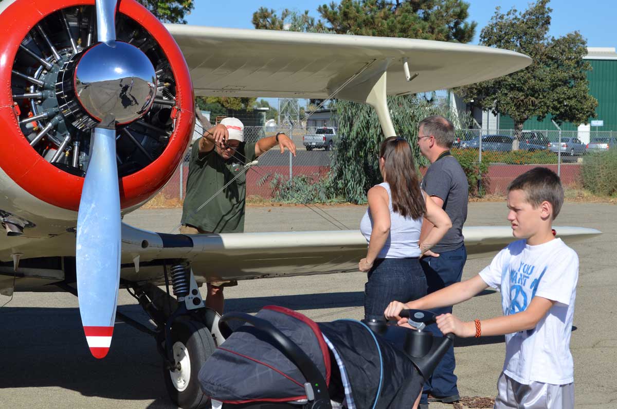 staggerwing-nc79091-2014-08.jpg (122750 bytes)